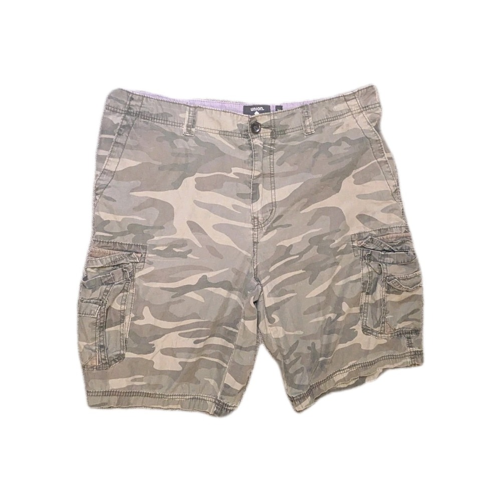 Union Brand Cargo Utility Camo Shorts Men's Size 38 Hiking Comfort Grunge‎